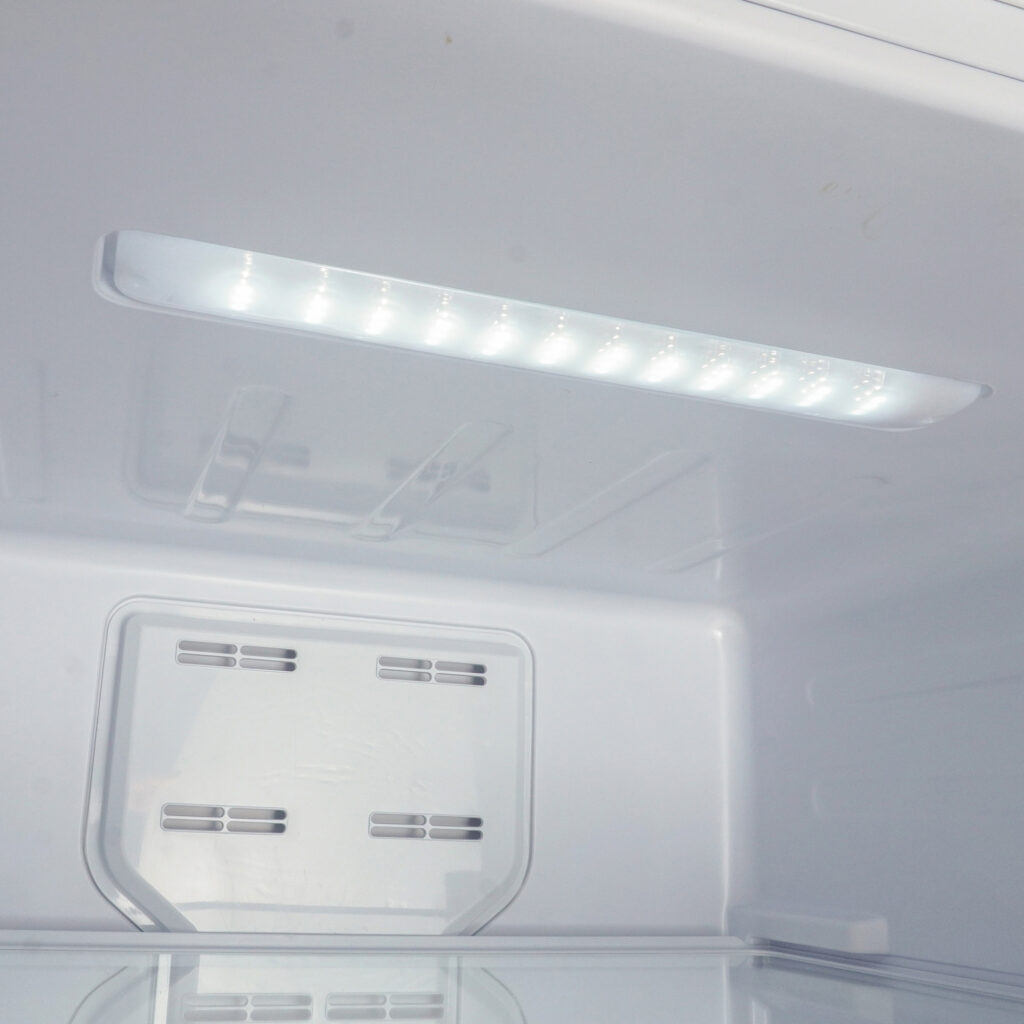 DAR170A3BSLD_Detail_Lights.jpg