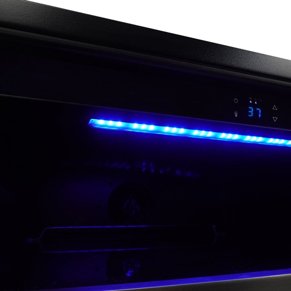 DBC057D1BSS_Detail_Panel1.jpg
