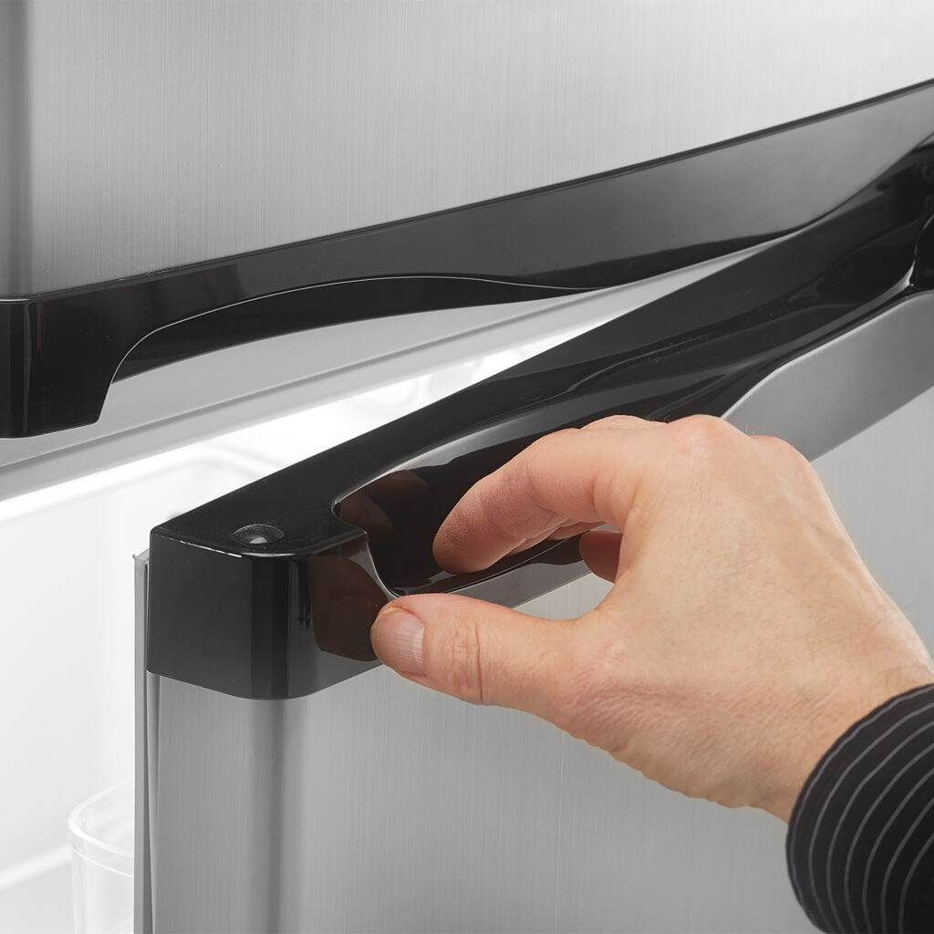 DPF073C1BSLDD_HandleHand.jpg