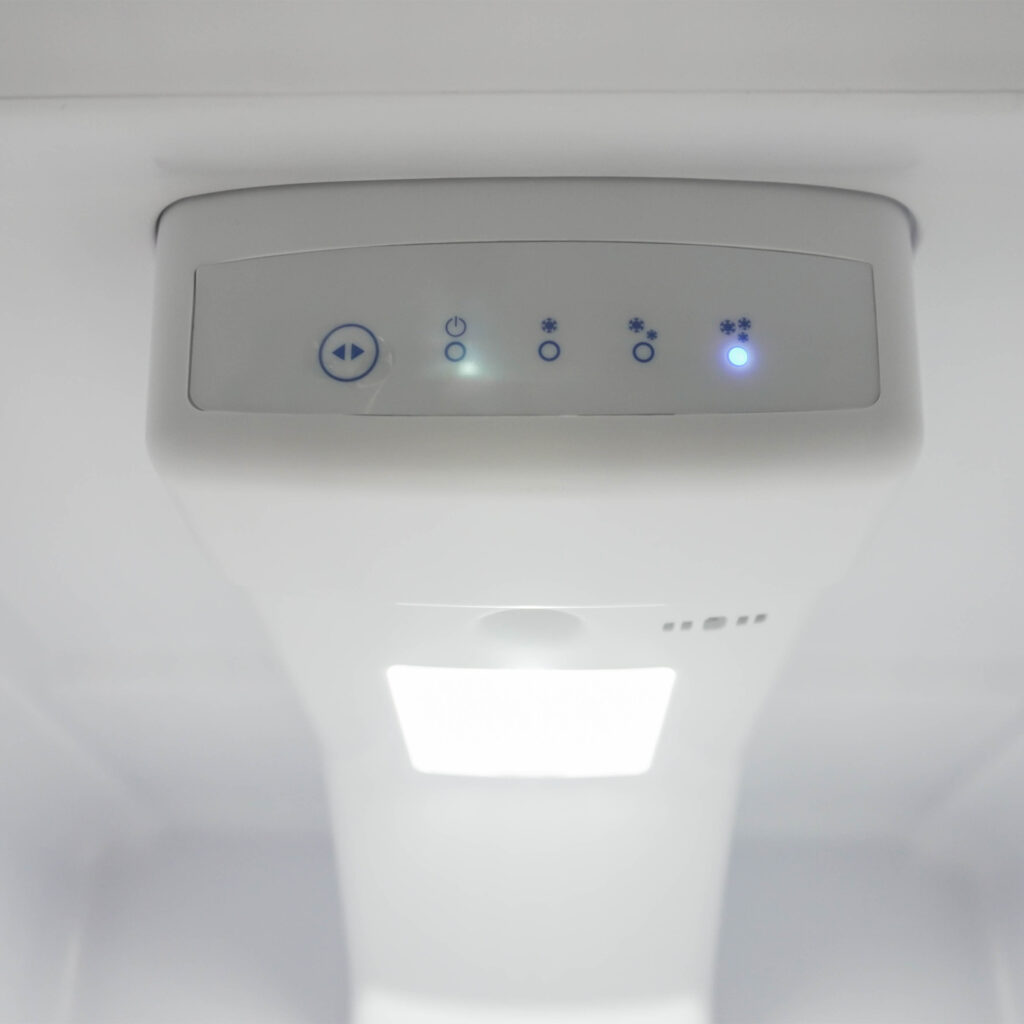 DFF116B2WDBL_Detail_Light_Thermostat.jpg