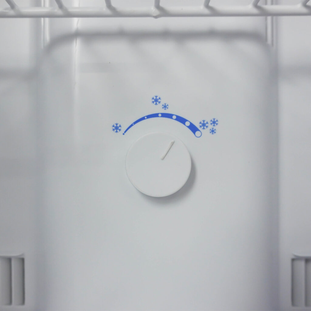 DFF116B2WDBL_Detail_Thermostat.jpg