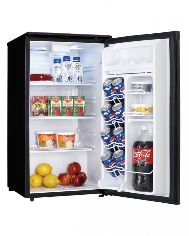 Dar033a1bdd Danby Designer 3 3 Cu Ft Compact Refrigerator En