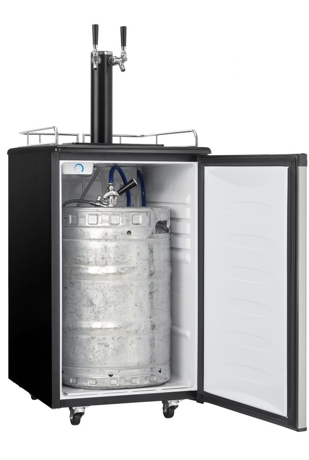 Dkc054a1bsl2db Danby 5 4 Cu Ft Dual Tap Kegerator En Us