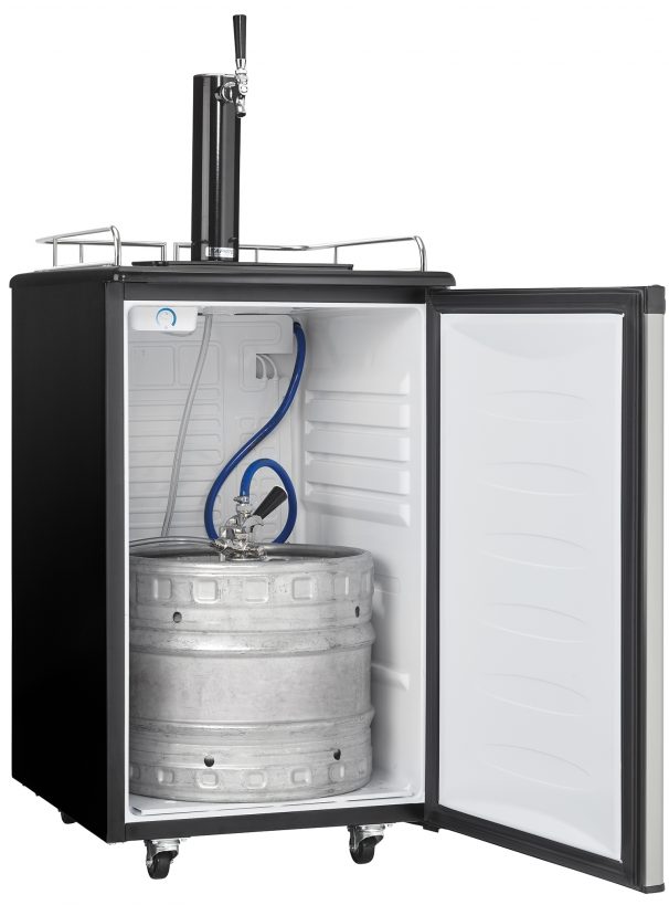 Dkc054a1bsldb Danby 5 4 Cu Ft Kegerator En Us
